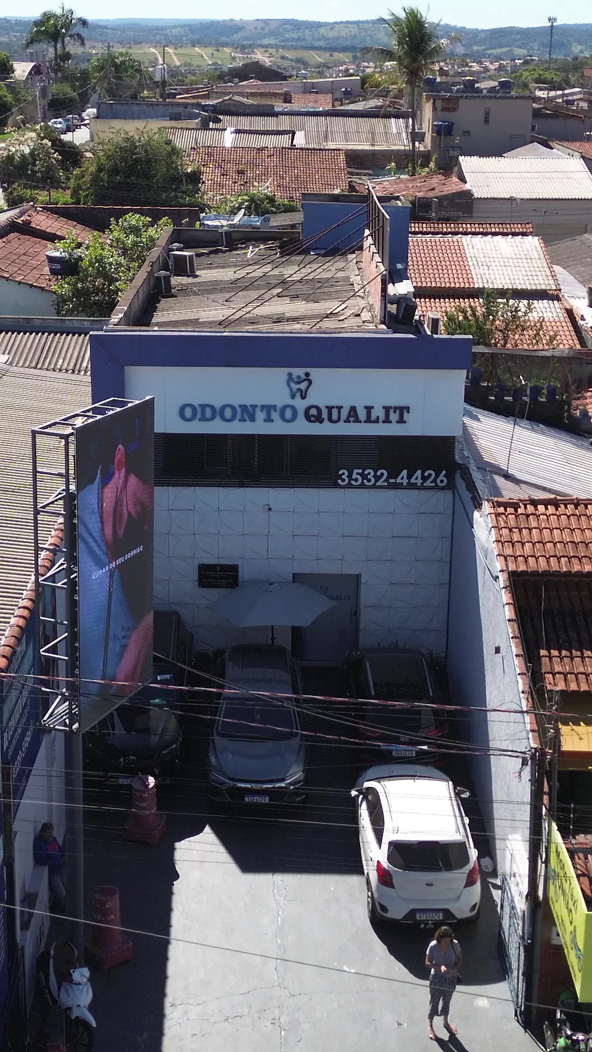Fachada da Odonto Qualit vista de cima, no Conjunto Uirapuru, Senador Canedo